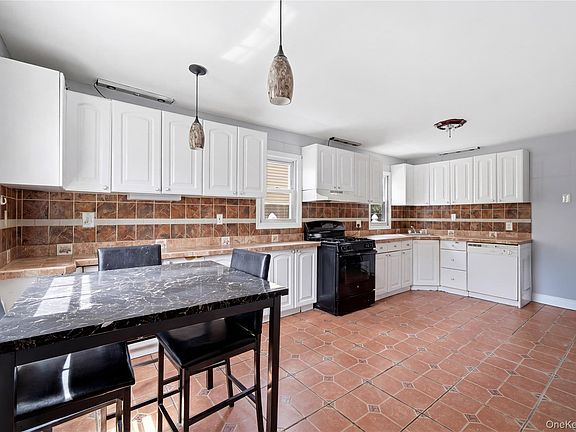 3rd image of 1074 Harrison Street