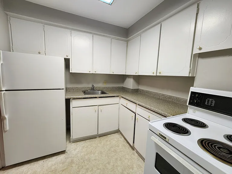 420 Gilmour St — Photo 20