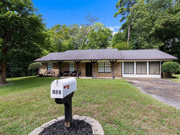 2nd image of 803 Chris Dr