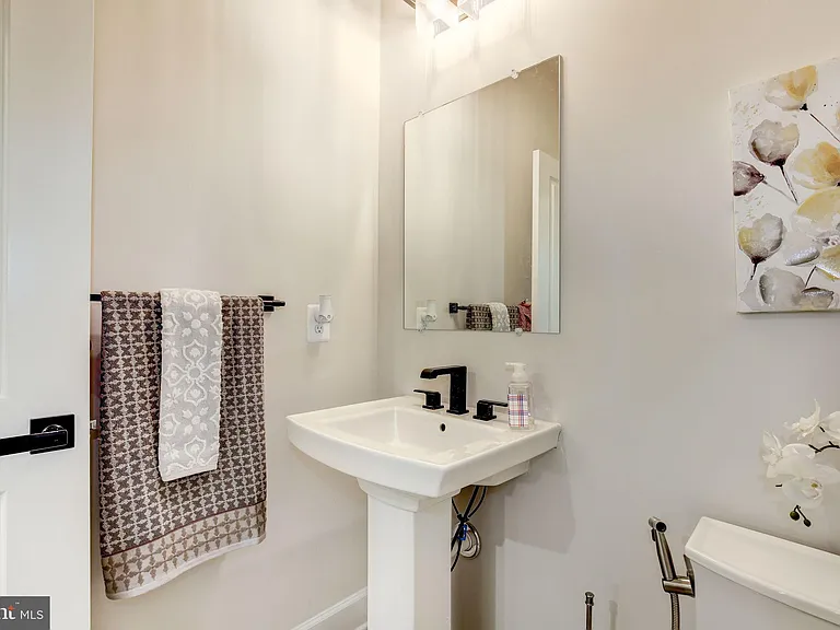 6547 Clubhouse Dr — Photo 21