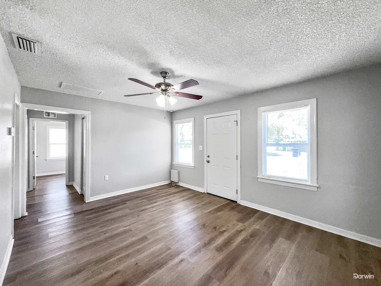 3 bed, 2.0 bath, 900 sqft, $2,200 — Photo 4
