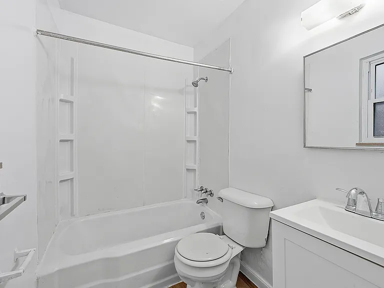 1528 Sutton Ave #1 — Photo 4