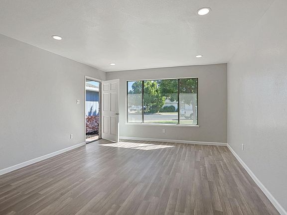4th image of 407 Audubon Dr