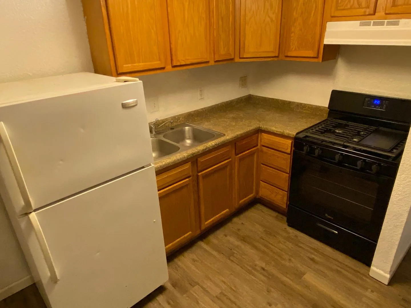 Arnold Ave Apartments — Photo 2