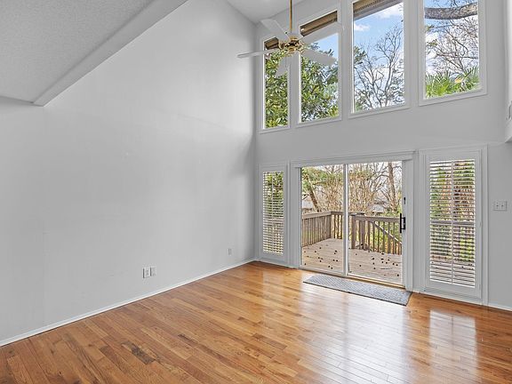 2nd image of 108 Inglewood Way