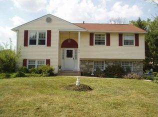 30 Buckman Dr, Hatboro, PA 19040