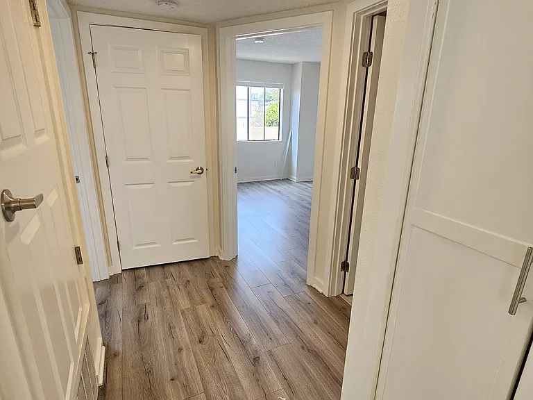 606 N Oxford Ave — Photo 6