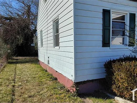 423 Worster Ave — Photo 12