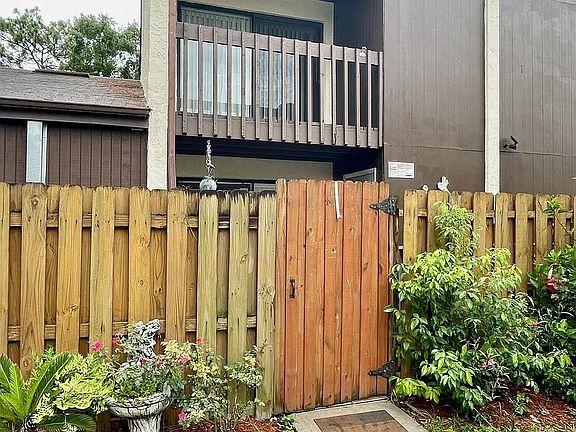 2nd image of 1331 Windsor Dr #1