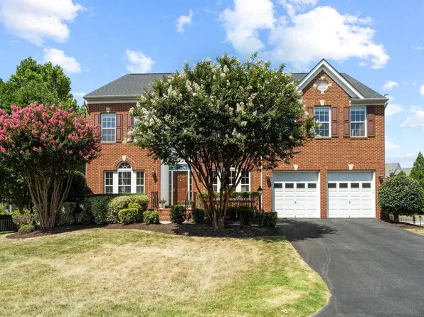 22197 Windy Pine Ct, Ashburn, VA 20148