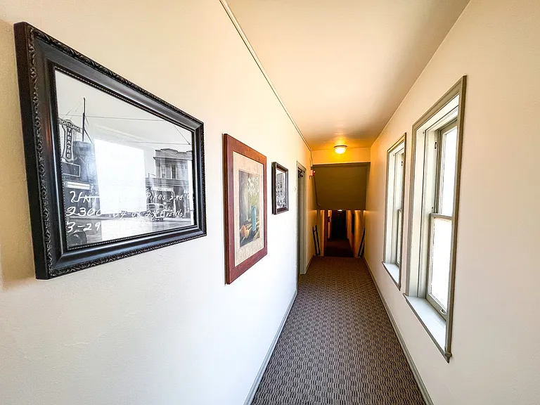 Montlake Apartments — Photo 31