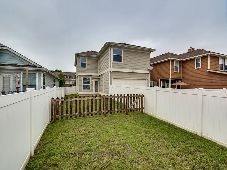10120 Cherry Hill Ln — Photo 12