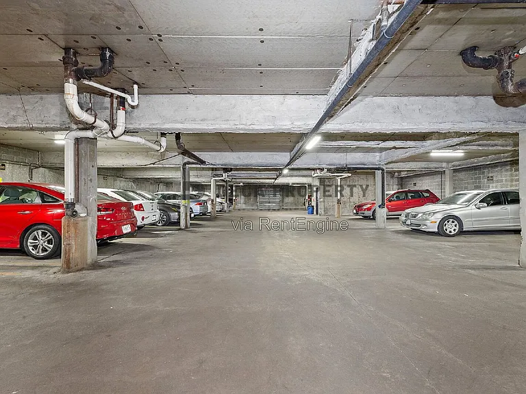 4020 Lindell Blvd #215 — Photo 3