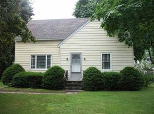 59 Middletown Rd, Waterford, NY 12188