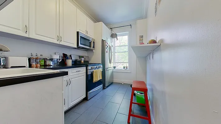 Rented by Compass | media 18