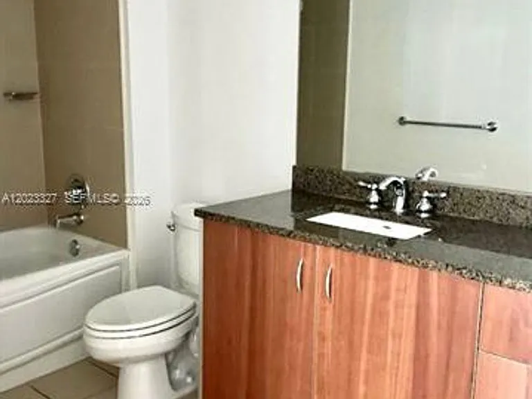 300 S Biscayne Blvd #T-1404 — Photo 20