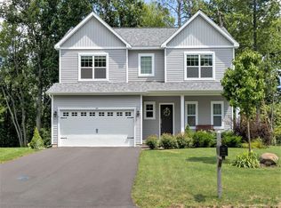 14 Birchwood Hills Dr, Troy, NY 12180