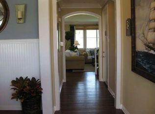 131 Fallbrook Ave, Thousand Oaks, CA 91320