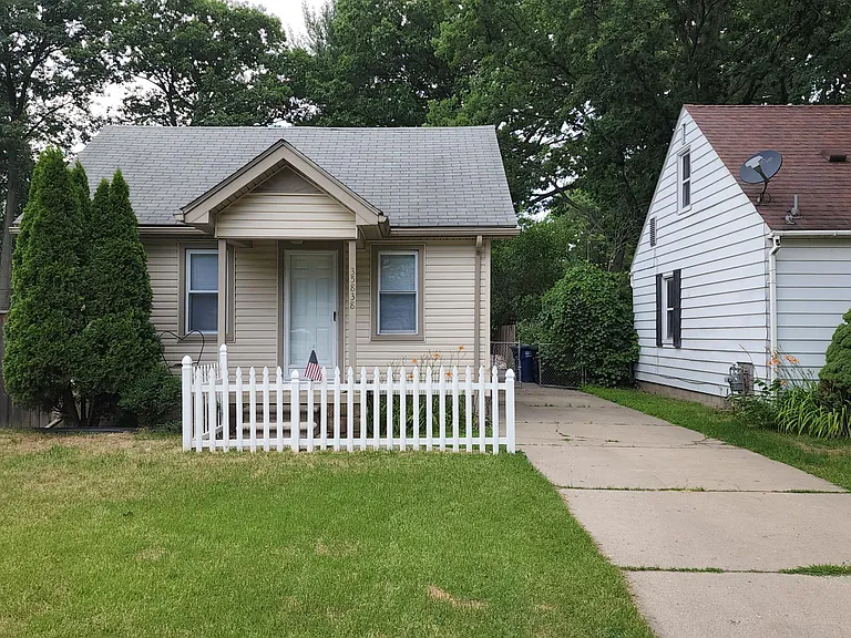 35838 Oregon Ave — Photo 1