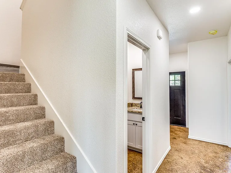 112 Dealva Ct — Photo 10