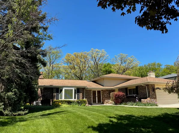 387 Woodlane Ct, Wood Dale, IL 60191