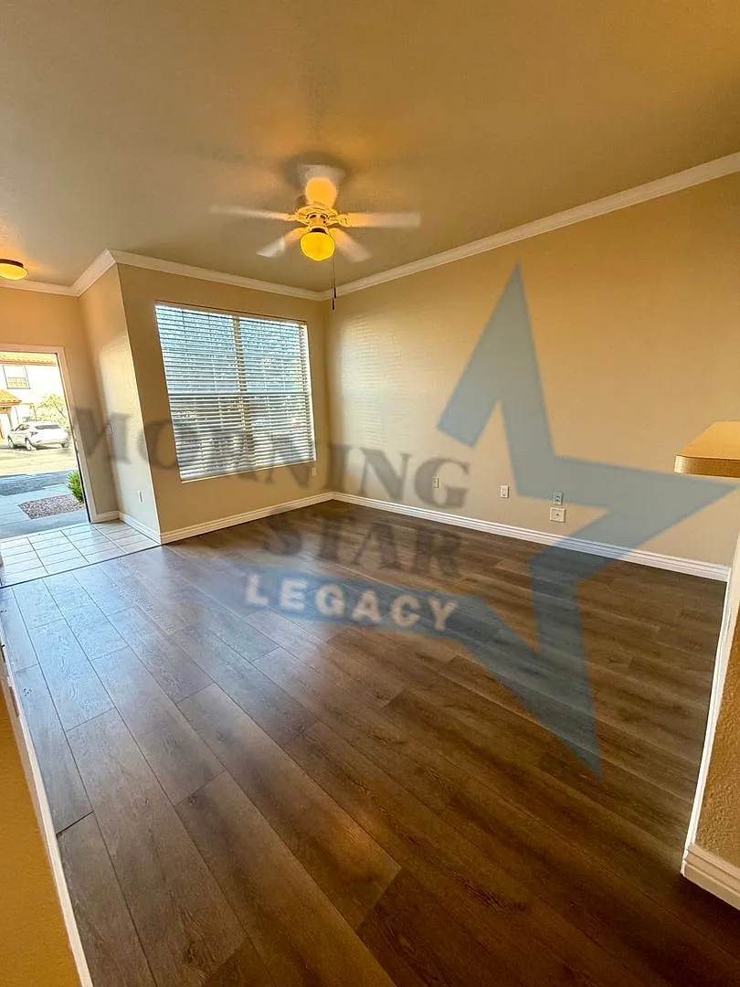 Ground floor Condo in desirable neighborhood — Photo 3