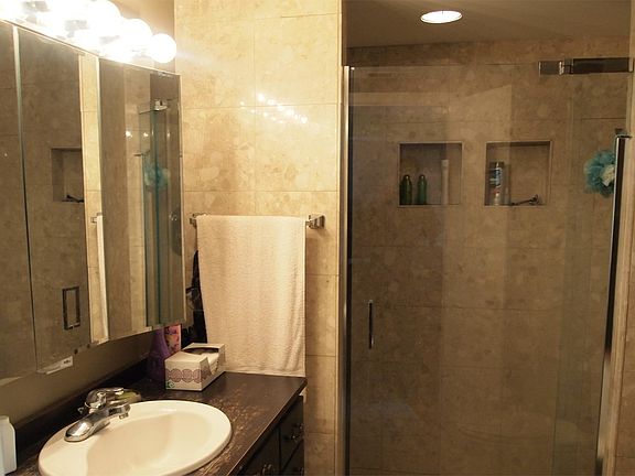 3rd image of 1284 N Milwaukee Ave APT 4B