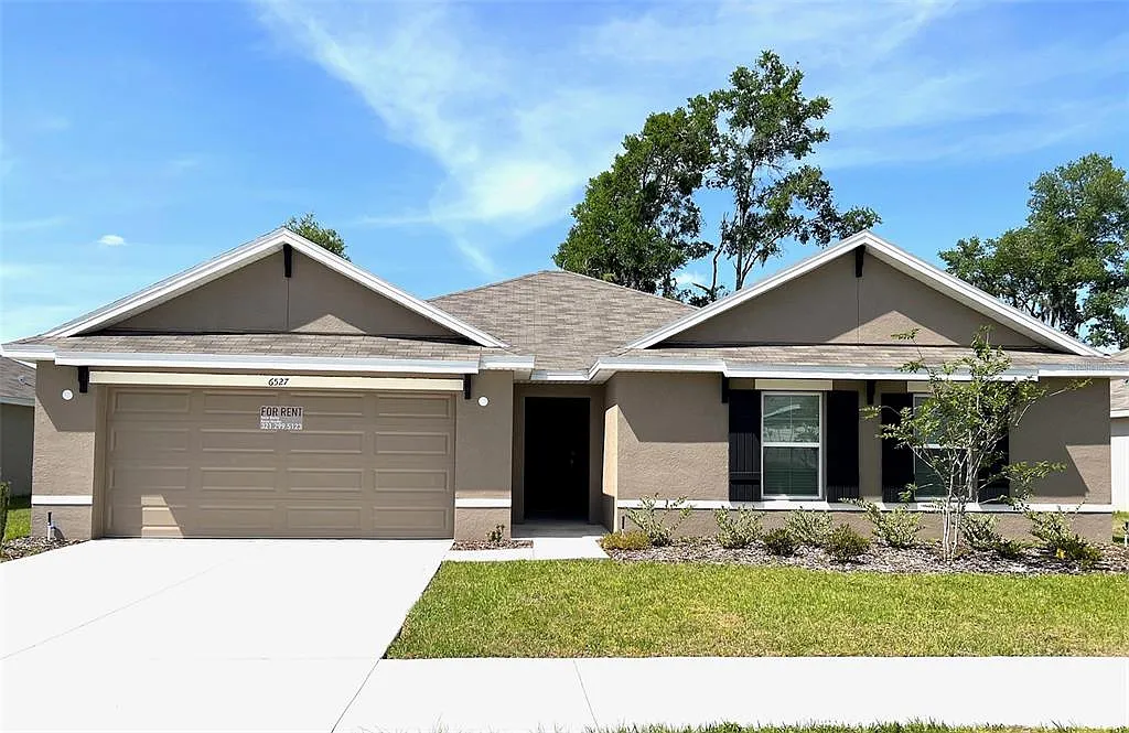 4 bed, 2.0 bath, 2319 sqft, $2,350 — Photo 2