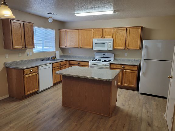 4th image of 3532 Elder Meadows Dr NE