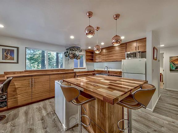 3rd image of 415 Olive St
