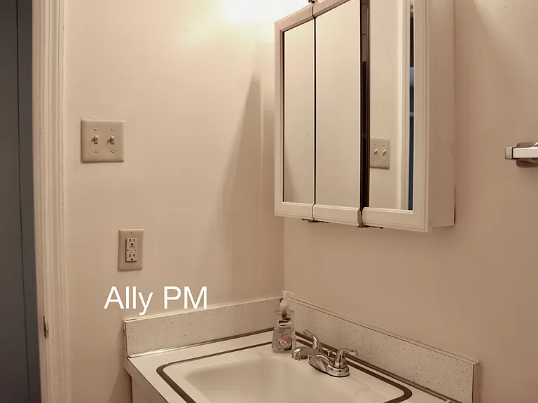 545 Burgoyne Rd #11-1 — Photo 11