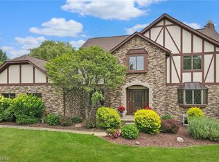 7533 Lakedge Ct, Hudson, OH 44236