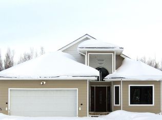 1620 Creekside Dr, Delta Junction, AK 99737