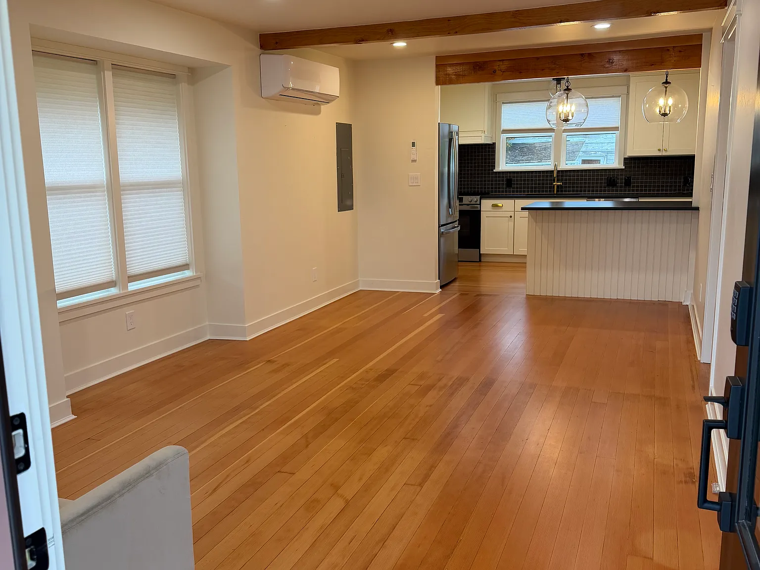 2 bed, 728 sqft, $2,450 — Photo 4