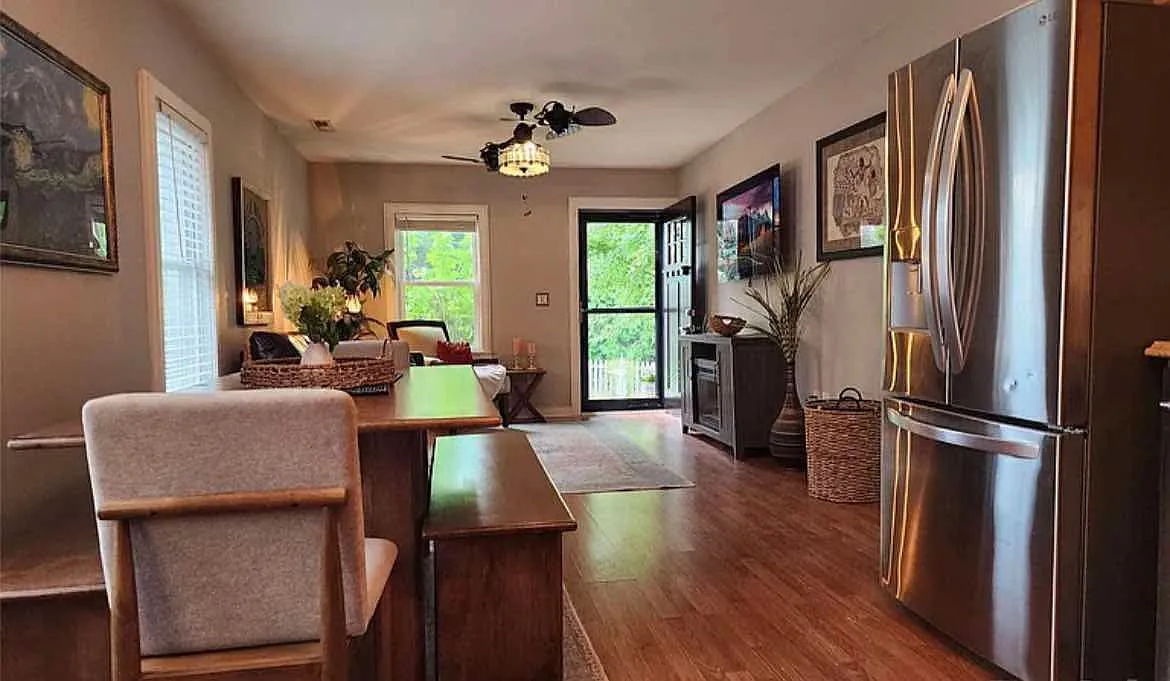 2 bed, 914 sqft, $1,000 — Photo 4