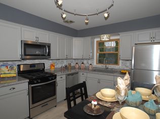 1608 Wind Dale Dr, Racine, WI 53402