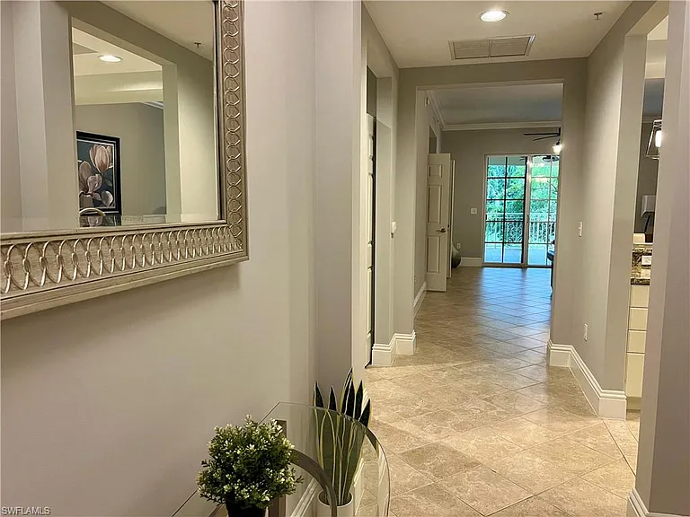 5068 Annunciation Cir #209 — Photo 10