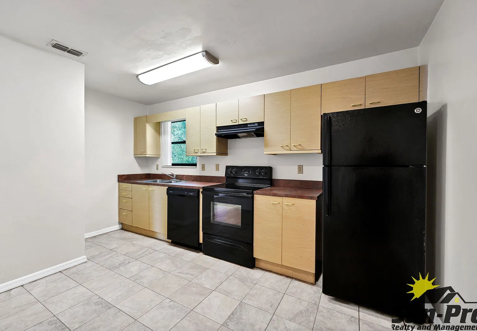 2 bed, 1.5 bath, $1,295 — Photo 3