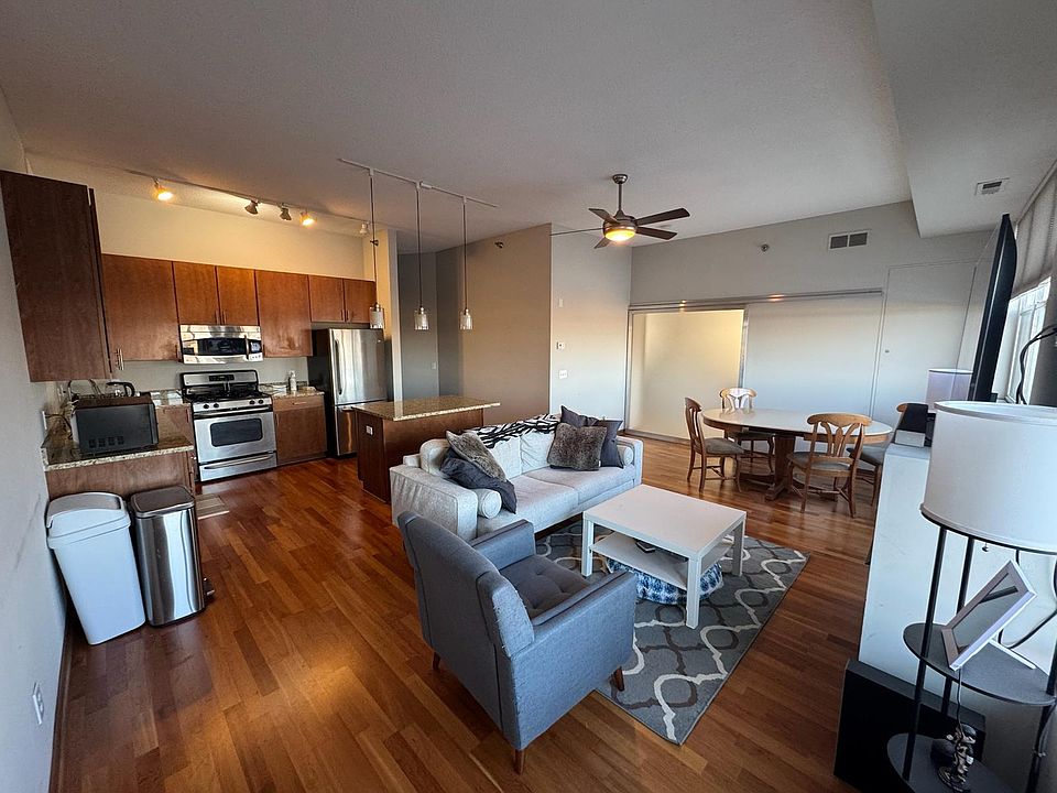 1st image of 2650 University Ave W APT 324