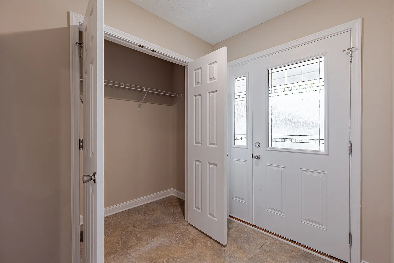 305 Breckinridge Circle - 1 — Photo 3