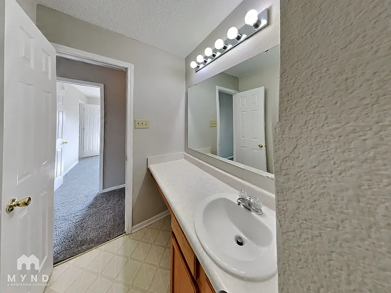1945 Branchside Ct — Photo 15
