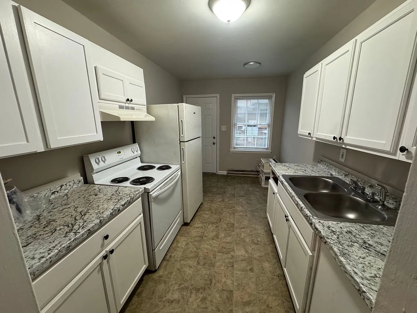 Washburn 3440 Unit 2 — Photo 2