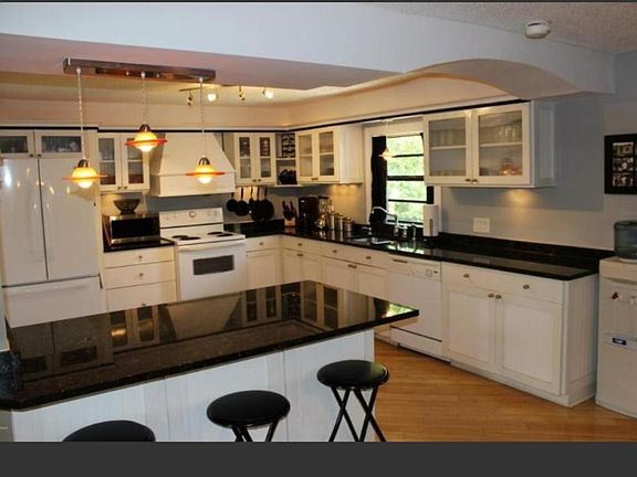 2nd image of 653 Tumblebrook Dr