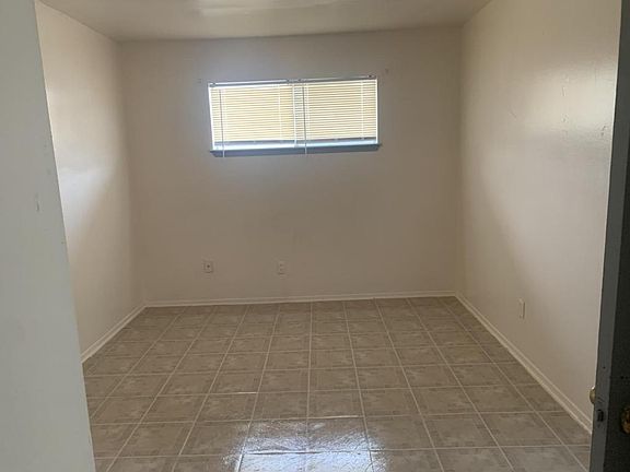 5th image of 5701 Lockwood Dr #57-26