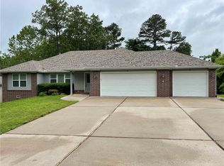 2 Bacton Ln, Bella Vista, AR 72714