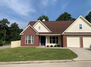 1 Hallmark Dr, Conroe, TX 77304