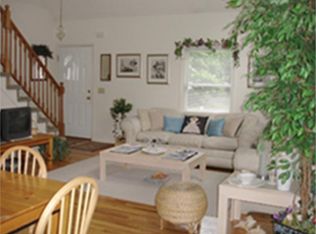 4 Arbutus Ln, Hampton Bays, NY 11946