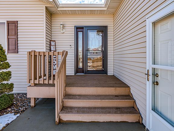 2nd image of 3809 Valcartier St