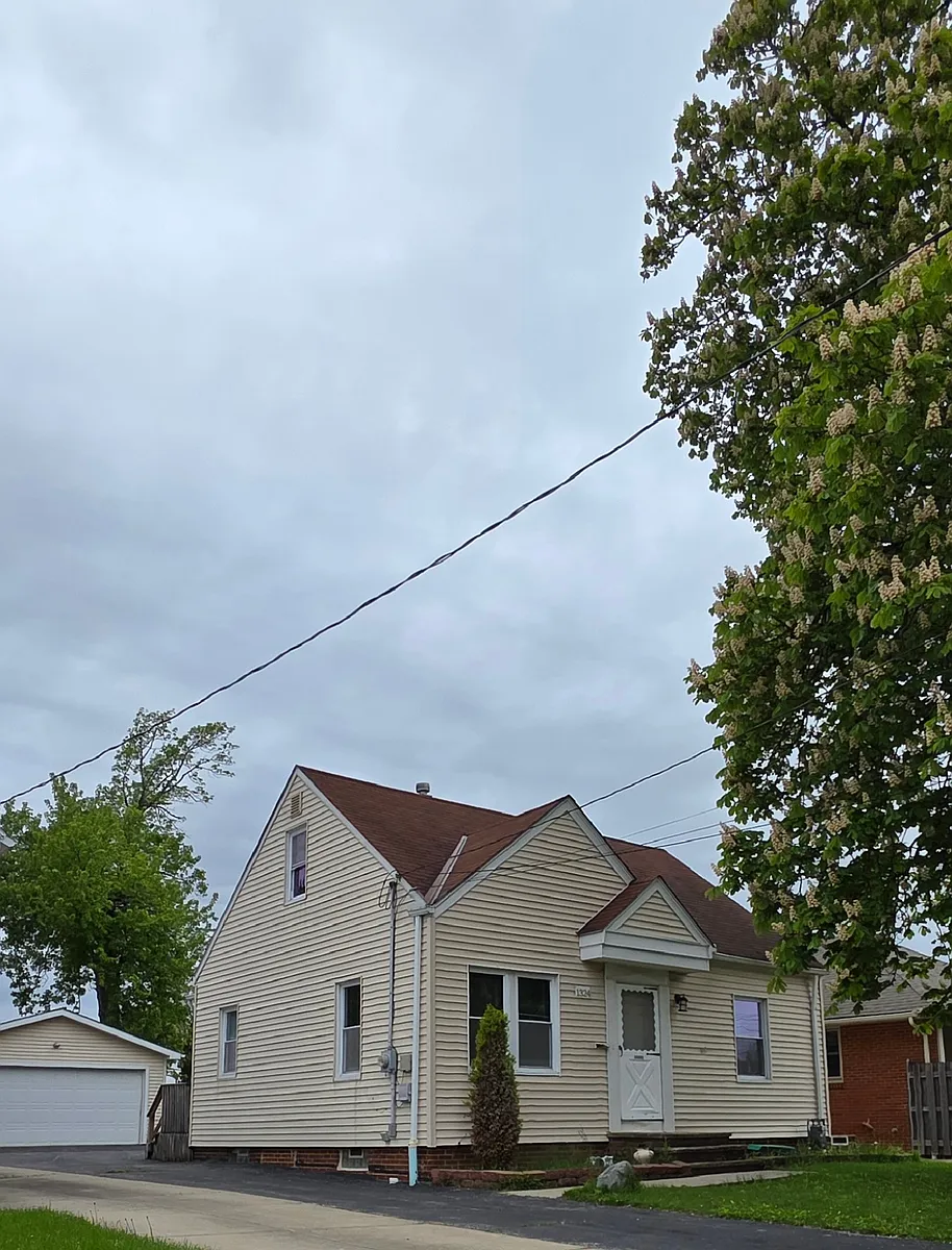 Building Photo - 1324 Elmwood Rd