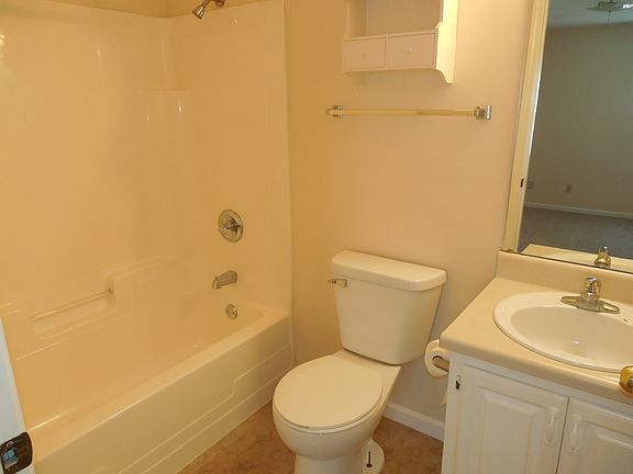 2nd image of 2814 N Heatherlea Dr